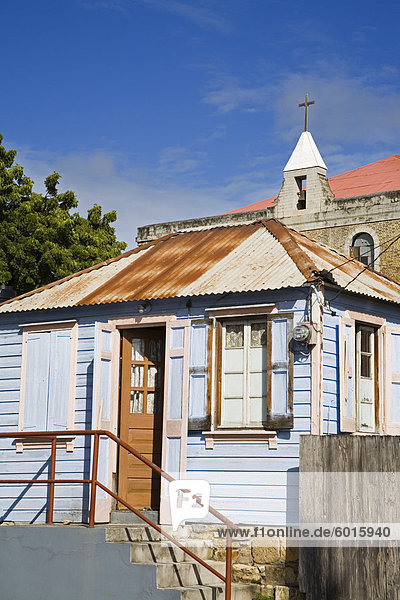 Wohnhaus Kirche Holz Karibik Westindische Inseln Mittelamerika Antigua und Barbuda Leeward Islands Kleine Antillen