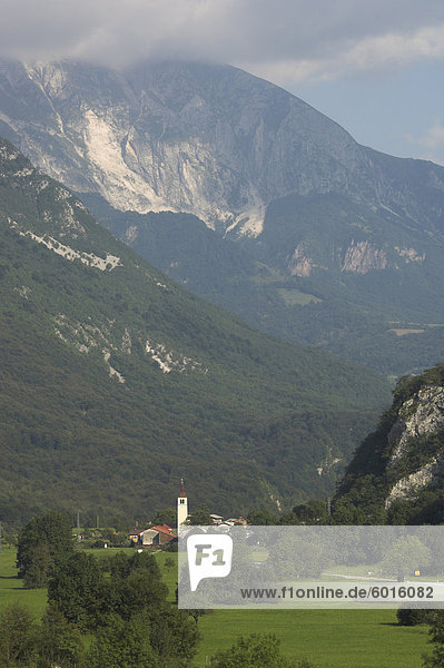 Dorf von Trnovo Ob Soci in Socatal  Nationalpark Triglav  Julische Alpen  Slowenien  Europa