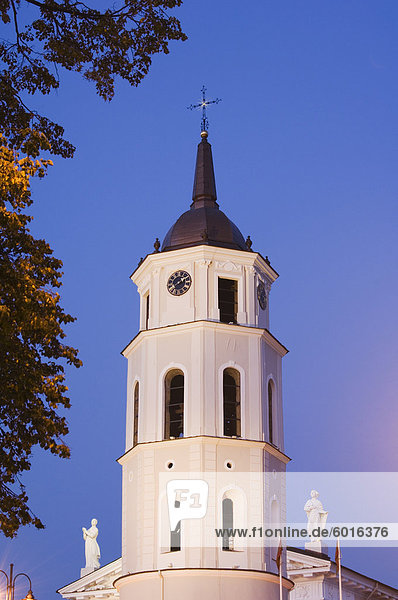 Kathedrale Glockenturm aus dem 13. Jahrhundert  Altstadt  UNESCO Weltkulturerbe  Vilnius  Litauen  Baltikum  Europa