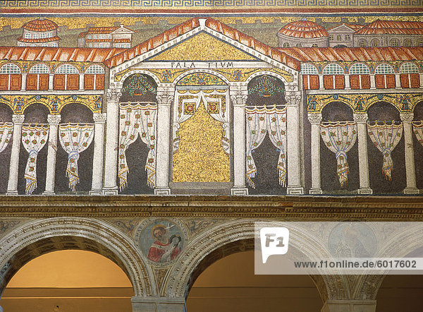 Das 6. Jahrhundert Mosaiken in der Basilika von Sant'Apollinare Nuovo  Ravenna  UNESCO Weltkulturerbe  Emilia-Romagna  Italien  Europa