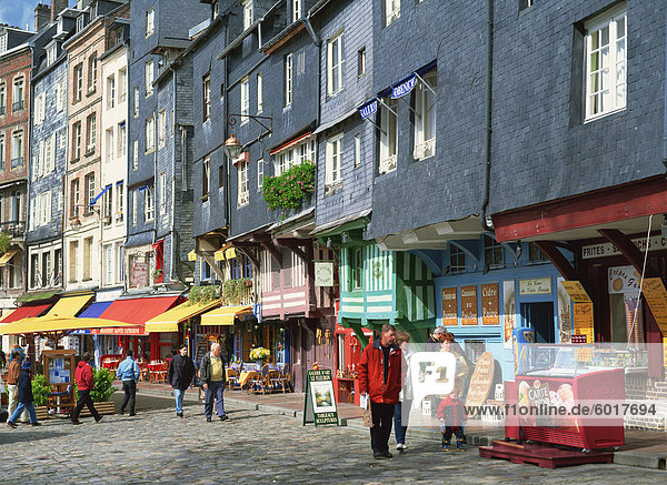 Geschäfte und Restaurants in Quai Sainte-Catherine  Vieux Bassin  Honfleur  Basse-Normandie  Frankreich  Europa