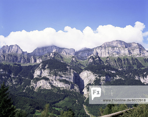 Der Churfirsten-Palette  in der Nähe von Wallenstadt und Wallensee  Schweizer Alpen  Schweiz  Europa