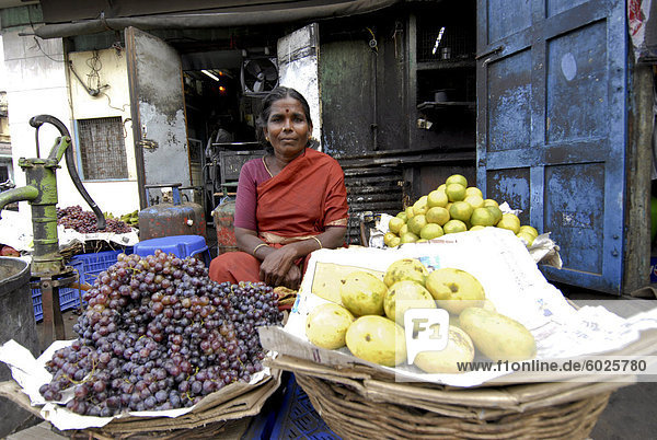 Obst Stand auf dem Markt  Madurai  Tamil Nadu  Indien  Asien