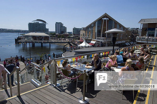 Outdoor cafe at Mermaid Quay  Cardiff Bay  Cardiff  Wales  United Kingdom  Europe
