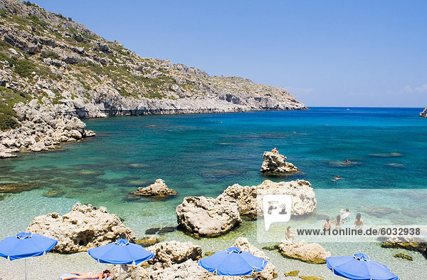 Europa Felsen Strand klein Gewölbe Dodekanes Griechenland Griechische Inseln Rhodos