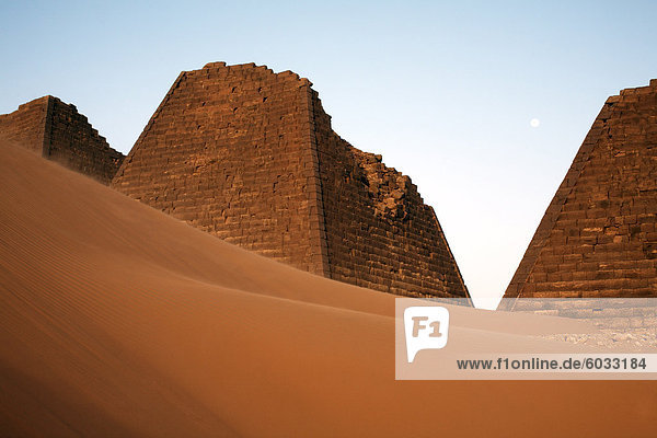 Die Pyramiden von Meroe  Sudan beliebtesten touristischen Attraktion  Bagrawiyah  Sudan  Afrika