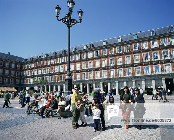 People at a popular meeting point in the Plaza Mayor in Madrid  Spain  Europe