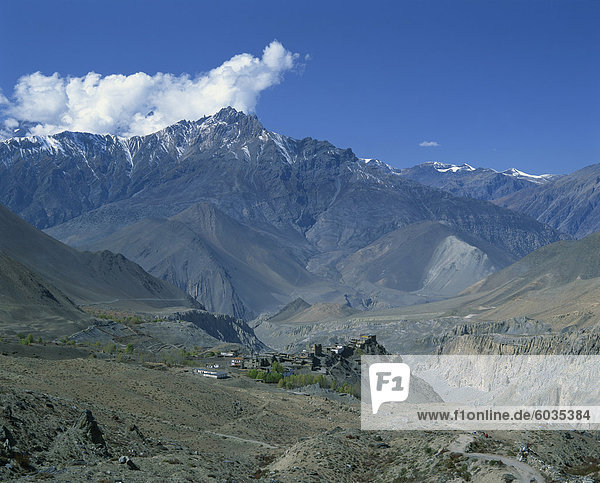 Das Dorf Jharkot im Umkreis Mustang in den Himalaya-Bergen  in Nepal  Asien