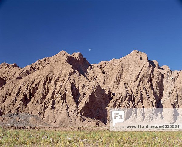 Nackte erodierten Hügel in San Pedro de Atacama  Chile  Südamerika