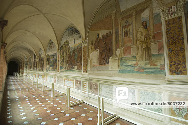 Benediktiner-Kloster  die berühmten Fresken in Klöstern  die das Leben des Heiligen Benedikt von Nursia  Monte Oliveto Maggiore  Toskana  Italien  Europa