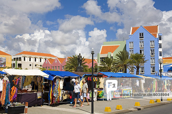 Markt in Otrobanda District  Willemstad  Curacao  Niederländische Antillen  Westindische Inseln  Karibik  Mittelamerika