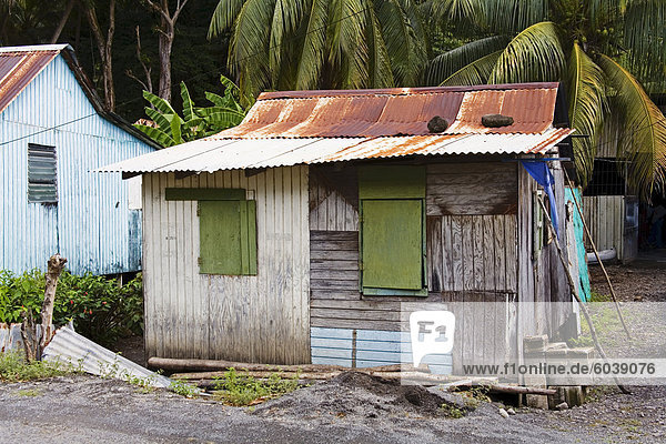 Karibik Westindische Inseln Mittelamerika Portsmouth Blockhaus Dominica Kleine Antillen Windward Islands Holzhaus