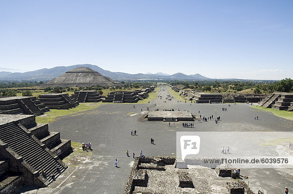 View from Pyramid of the Moon of the Avenue of the Dead and the Pyramid of the Sun beyond  Teotihuacan  150AD to 600AD and later used by the Aztecs  UNESCO World Heritage Site  north of Mexico City  Mexico  North America