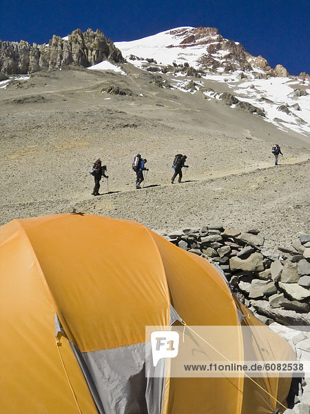 Bergsteiger 4 Streß camping Bewegung Anfang Aufgabe in der Höhe Argentinien