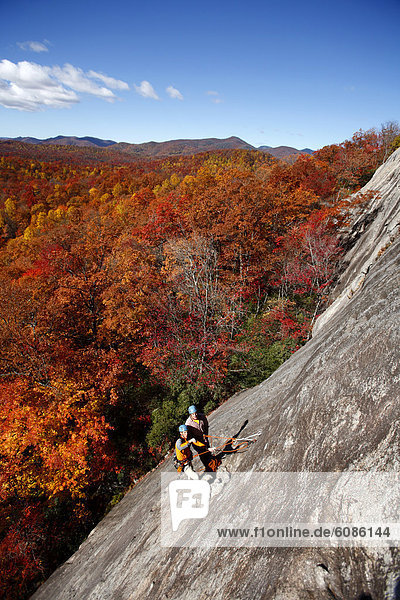 Bergsteiger  Farbaufnahme  Farbe  unterhalb  Granit