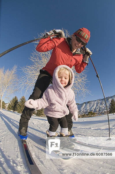 Skisport  Norden  Tochter  Mutter - Mensch  Durango