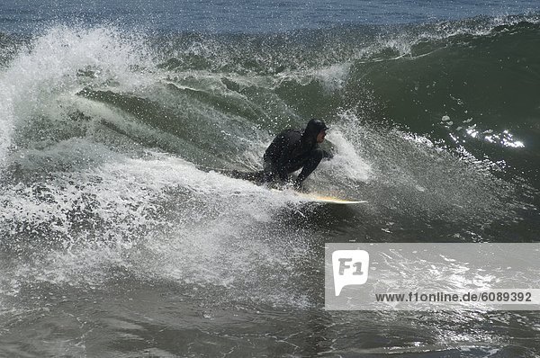 Mann  Tauchanzug  Chile  Wellenreiten  surfen