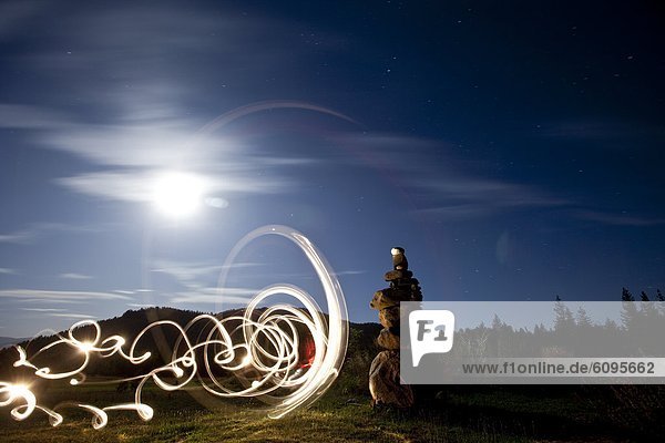 Felsbrocken  Beleuchtung  Licht  Hintergrund  Mond  streichen  streicht  streichend  anstreichen  anstreichend  Steinhaufen  voll  Idaho