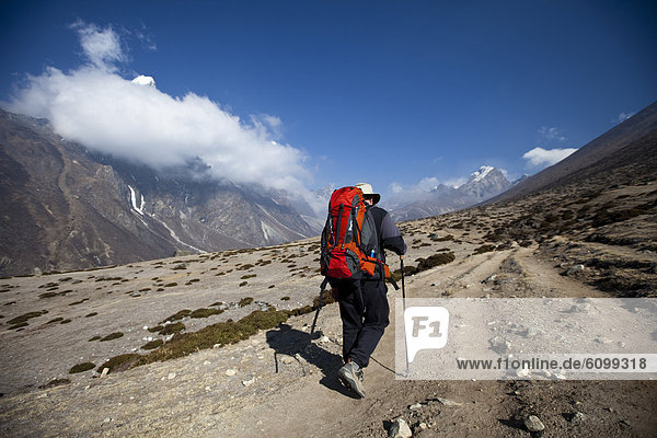 Berg  wandern  Bergwanderer  Mount Everest  Sagarmatha  unterhalb