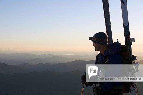 Bergsteiger  nehmen  Sonnenaufgang  Ski  Kalifornien  Ansicht  Berg  klettern