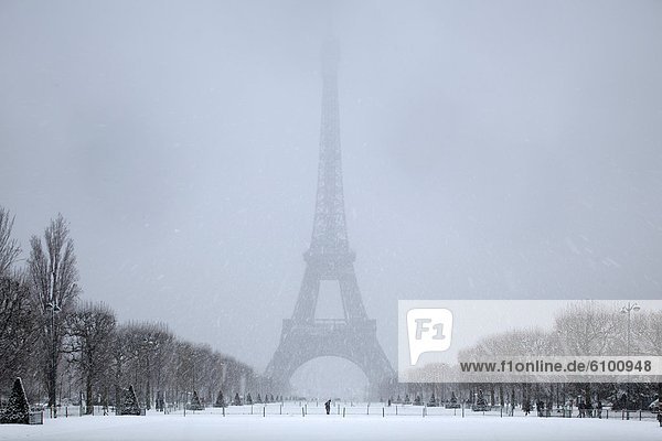 Eiffelturm  Schnee