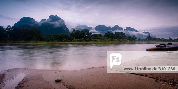 Berg  bedecken  Dunst  Fluss  Asien  Laos