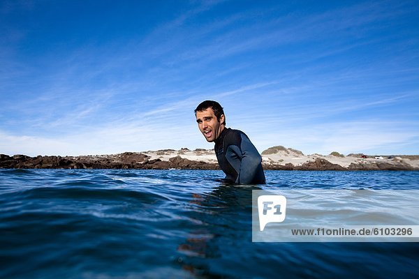 Portrait  Pose  Wellenreiten  surfen