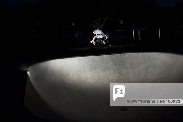 Mann  Fröhlichkeit  Nacht  Athlet  Skateboard  Idaho