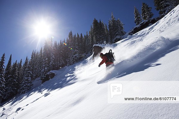Snowboardfahrer  Tag  Frische  drehen  Athlet  Gesichtspuder  Sonnenlicht  Colorado