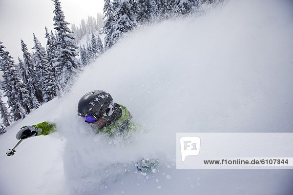 Skifahrer  Tag  Frische  drehen  Sturm  Athlet  Gesichtspuder  unbewohnte  entlegene Gegend  Colorado  tief