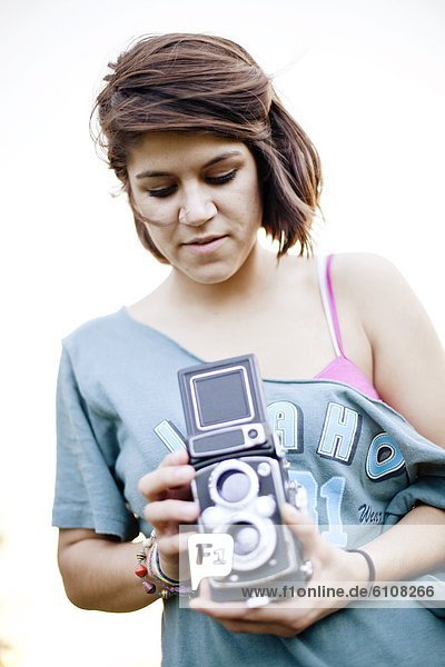 Frau  Fotografie  nehmen  jung  Fotoapparat  Kamera  Klassisches Konzert  Klassik