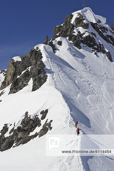 hoch  oben  Mann  Ski  folgen  wandern  Gesichtspuder  2  Skipiste  Piste  Österreich
