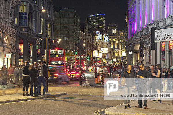 Shaftesbury Avenue at night  London  England  United Kingdom  Europe
