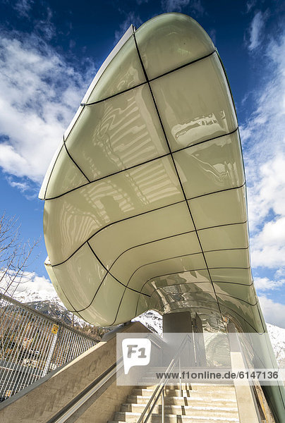 Hungerburgbahn Zwischenstation Löwenhaus erbaut von Stararchitektin Zaha Hadid Innsbruck Tirol Österreich Europa ÖffentlicherGrund