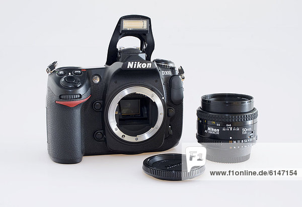 Digitalkamera Spiegelreflex Nikon D300 mit 50 mm Objektiv