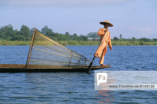 Fisherman  Inle Lake  Shan State  Myanmar (Burma)  Asia
