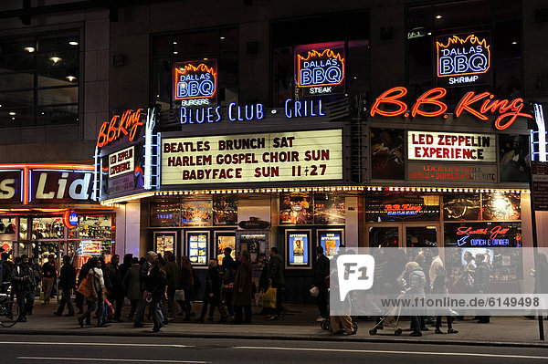 B. B. King Blues Club and Grill bei Nacht  42nd Street  Times Square  Midtown Manhattan  New York City  New York  USA  Vereinigte Staaten von Amerika  Nordamerika