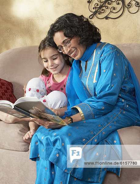 Enkeltochter  Großmutter  Indianer  vorlesen