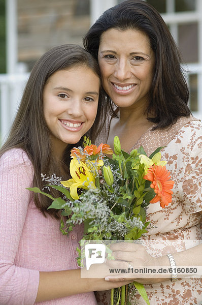 Blume  Hispanier  halten  Tochter  Mutter - Mensch