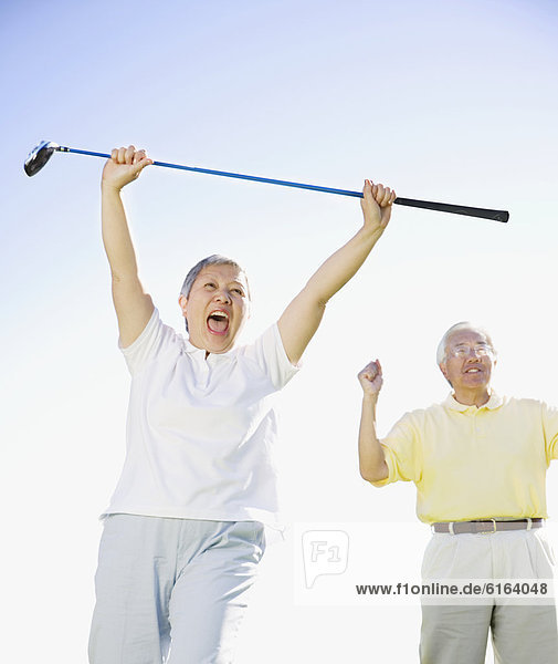Senior  Senioren  Frau  jubeln  Golfsport  Golf  Verein