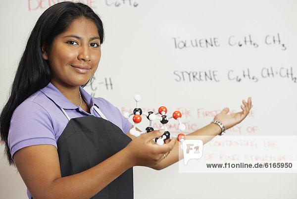 Hispanier  Jugendlicher  Mädchen  Wissenschaft