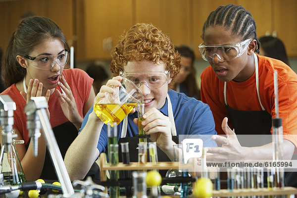 Student  multikulturell  Jugendlicher  Wissenschaft
