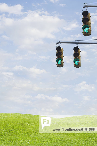 über  grün  Beleuchtung  Licht  Feld  Gras  Straßenverkehr