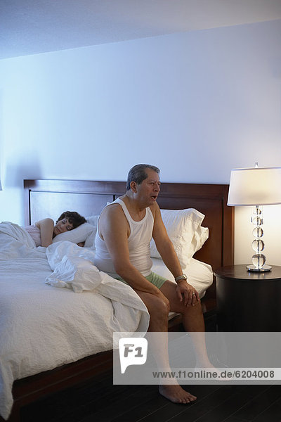 hoch  oben  Mann  Morgen  Schlafzimmer  wecken