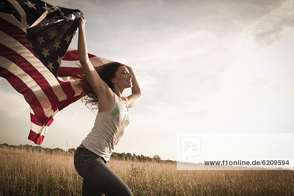 Frau  rennen  mischen  Fahne  Feld  amerikanisch  Mixed
