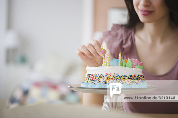 Frau Vorbereitung Mischen Geburtstag Kuchen Mixed