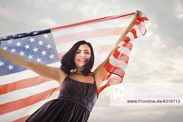 Europäer  Frau  halten  Fahne  amerikanisch