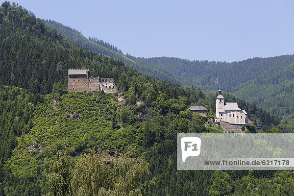 Frauenburg castle ruins and the parish church  Unzmarkt-Frauenburg  Styria  Austria  Europe  PublicGround