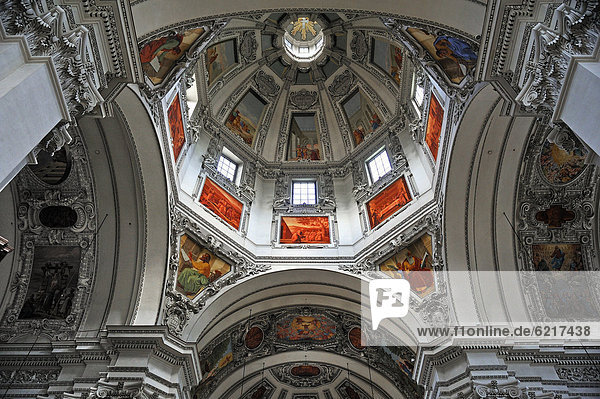 Kuppel des Salzburger Doms  1628 wurde der Dom von Fürsterzbischof Paris von Lodron eingeweiht  Domplatz  Salzburg  Bundesland Salzburg  Österreich  Europa