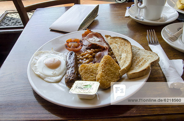 Typisches britisches Frühstück  London  Südengland  England  Großbritannien  Europa